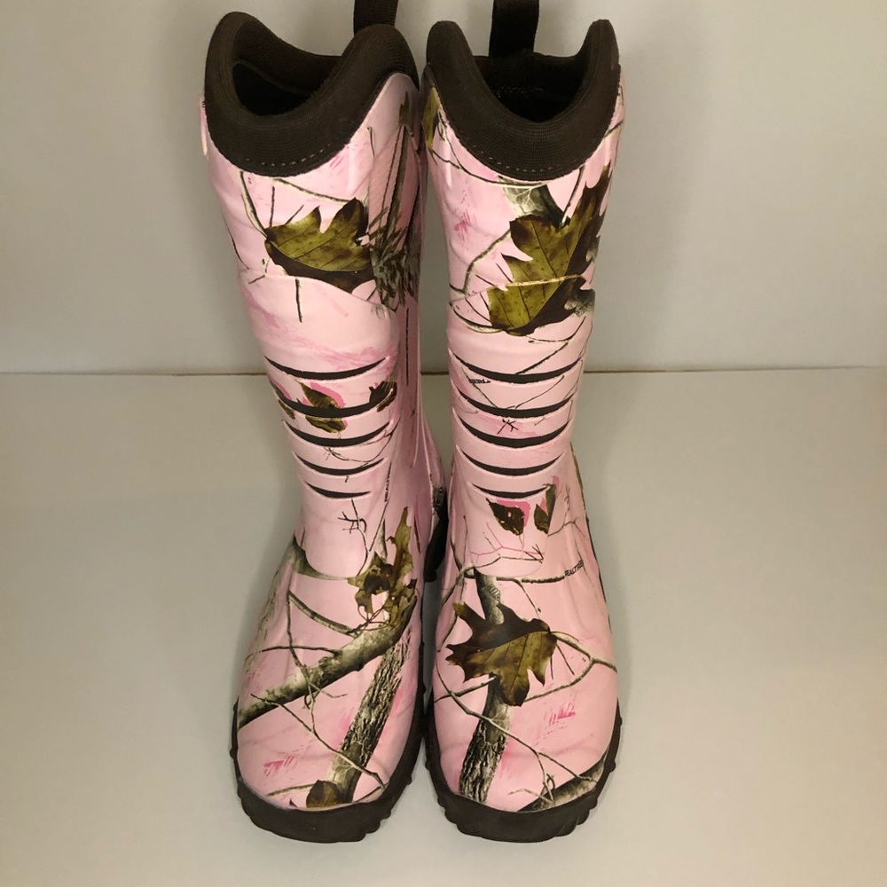 Muck boots waterproof women’s pink camouflage